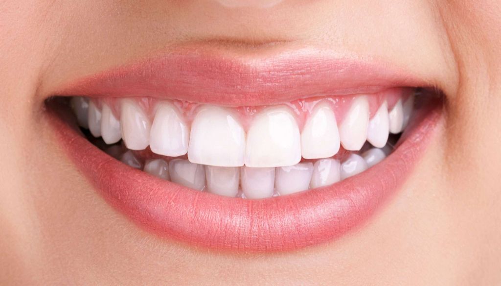 sonrisa de dientes blancas
